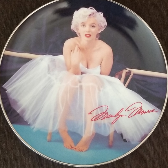 Collector's Plates from the Bradford Exchange - Picture 7 of 8